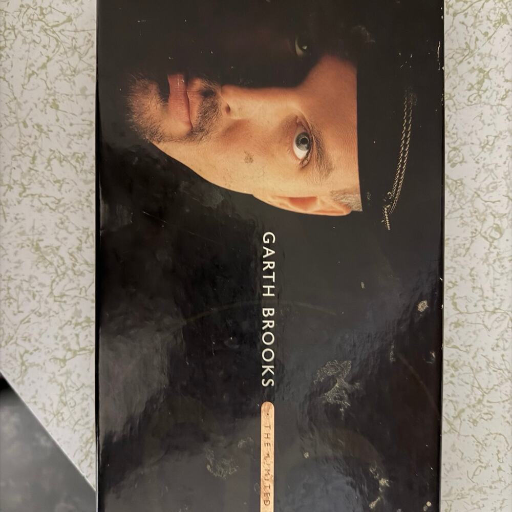 Garth Brooks Limited Series Complete Box Set w/ Booklet & All CDs